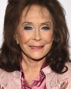 Heartbreaking Details #LorettaLynn Planned For Her Own Funeral | Nicki Swift