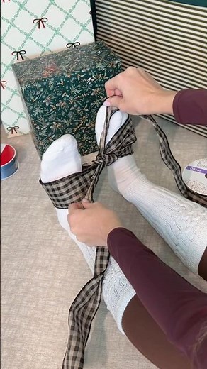 Viral bow hacks to make gift wrapping easy!