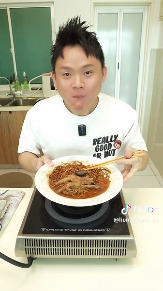 Trying Auntie Chia's Wan Tan Mee in Malaysia
