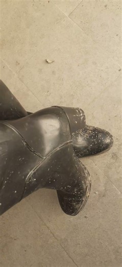 gummistiefel rubber PVC boots black latex high heels rubber boots #boots #heeledboots #rubber #pvc