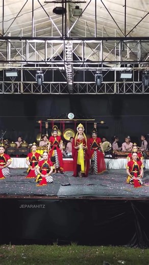 Tradisi budaya baratan Ratu Kalinyamat melestarikan warisan budaya Jepara dengan perayaan yang sarat makna sejarah dan kearifan lokal. Baratan jadi simbol semangat dan kekuatan Ratu Kalinyamat Pahlawan Jepara. Semoga tradisi ini terus lestari dan jadi inspirasi generasi muda! #jepara #jeparahitz #jeparaviral #ratukalinyamat #baratan