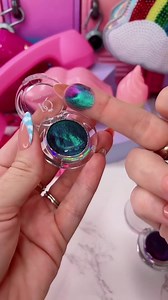 959K views · 22K reactions | Duo Chrome Eyeshadow Singles  #duochrome #AmazonPrimeDay #makeuphacks #lipgloss #duochromeeyeshadow | Peachy Queen | Facebook