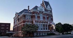 Evansville nonprofit invites community to annual Easter egg hunt at Willard Library