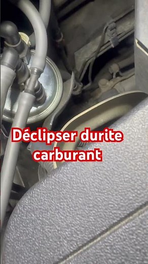 Comment déclipser et démonter durite carburant #shorts #durite #carburant #filtre #automobile #ford