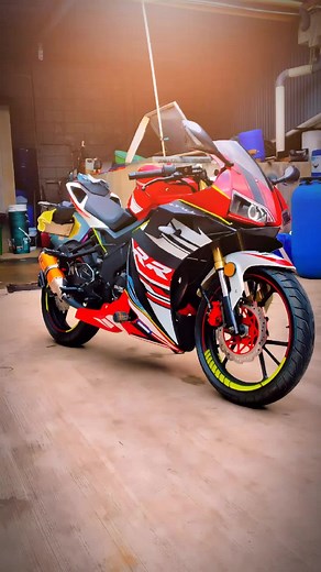 Customizing and Editing a Spitzer 250 Motorcycle Video