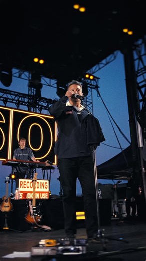 New Zealand saw it first, the debut of “Up Hill” Live with @yelawolf and @six60 🔥 Been a weekend to remember, can’t wait to share this record with the world. 🌎 | SIX60