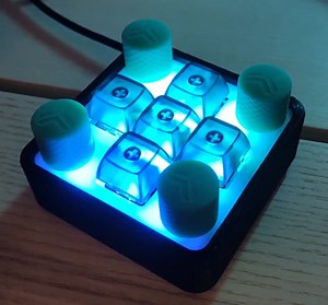 Macropad With 5 Keys and 4 Encoders, per Key RGB Lighting, Programmable With VIAL-QMK - Etsy