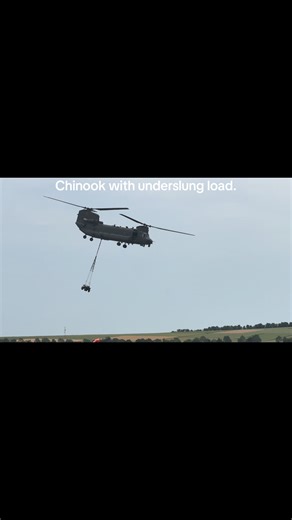 Chinook with underslung load. #chinook #wokkawokka #rsf #roledemo #noordinaryjob #avgeek #captureasecond
