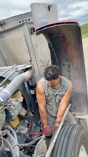 30K views · 4.8K reactions | Tengo problemas mecánicos #trabajo #camioneros #Trailero #peterbilt #mecanicadiesel #ditroymotor | Jerry Villalobos | Facebook