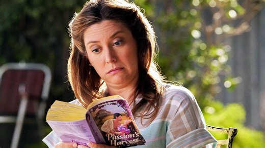 Georgie & Mandy Season 2 Takes Mary in a New Direction After George Sr.'s Death