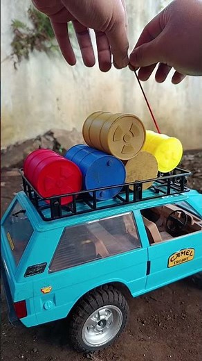 RC Range Rover Hauls Heavy Oil Drums! 🛢️🚙💪