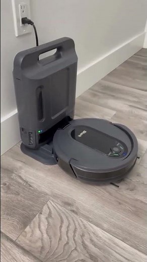 “NYC Apartment Cleaning Hack 🗽 | iRobot Roomba Max 705 with AutoEmpty Dock!”