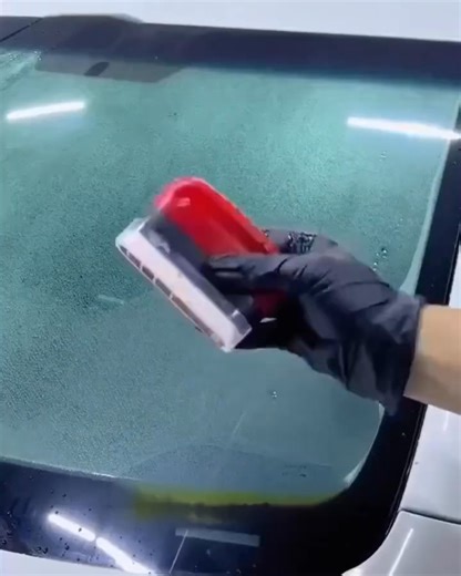 🚗 **Drive Safer with Crystal-Clear Windows!** ☔ Tired of hazy, oily windshields ruining your view? Meet the **Car Glass Oil Film Remover** – your quick fix for clearer, safer drives day or night! ✨ **Powerful Oil Removal** – Cuts through stubborn grease, grime, and road film in seconds. 💦 **Fast-Acting Formula** – Rich foam dissolves dirt fast – no streaks, no residue. 🛡️ **Gentle & Non-Toxic** – Safe for all glass and your hands – no scratches, no damage. 🧼 **Easy 1-Step Clean** – Spray, wi