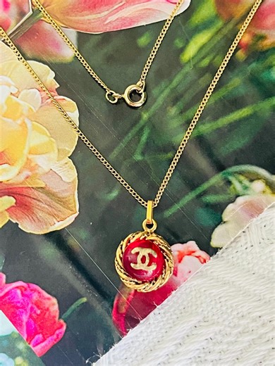 Chanel Vintage Gripoix Ruby Logo CC Coco Spiral Round Circle Pendant Necklace, Mum, Girl, Wife, Wedding, Wedding, Anniversary, Birthday Gift - Etsy