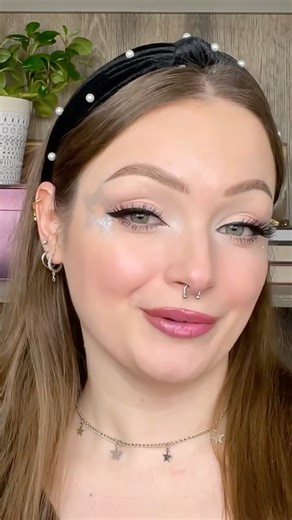 ColourPop Cosmetics on Instagram: "'Tis the season for a sparkly, star eye. 🌟✨💫 Get @breyonnafaye's look, available at colourpop.com! And don't forget the final days of our End of Season sale, up to 60% off. 🛍️ 🎊 Blowin' Smoke Palette 🪩 Gliterally Obsessed in So Cute ⚡ So Juicy Plumping Gloss Balm in Cyberstar"