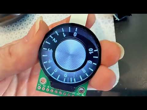 Rooooound display prototype testing 🌀✨