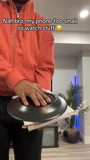 Magnify on Instagram: "This is peak, makes your phone screen way bigger 😮‍💨🤯 #phoneaccessory #screenmagnifier #anime #soccer #nba"