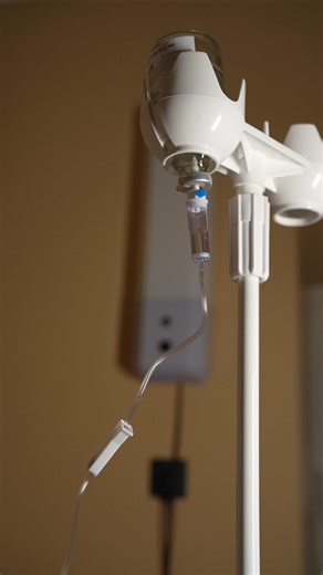 ЛАЗЕРНАЯ И ЭСТЕТИЧЕСКАЯ КОСМЕТОЛОГИЯ | EVOLUTION CLINIC | МОСКВА on Instagram: "Капельницы — это настоящие батарейки, которые помогают восстановить и зарядить организм, особенно после длительных праздников. Специалисты нашей клиники подберут для вас идеальный состав капельницы, чтобы вы получили эффективный результат. Ждём вас в клинике @evolution_clinic_moscow"