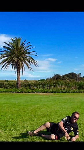 Well only 6 months since double knee replacement surgery and I wouldn't even know I've had them done .....remarkable technology .. amazing recovery and if this is 6 months !!! ... imagine a year from now.. .. zero pain... feels like when I was 20 .... skateboarding ...EBoarding and surfing ..... here we come !!! #esk8 #doubleknees #tkr #strykerkneereplacement #eboard #minifoxy #makokneereplacement #sydney #northernbeacheslocal | Andrew Penman