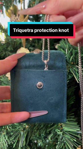 Discover the Meaning of the Triquetra Protection Pendant