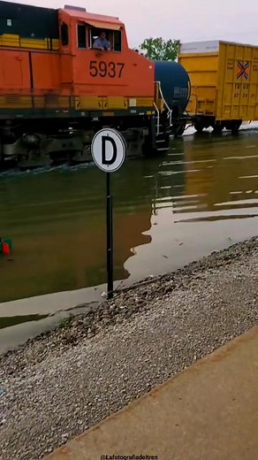 Nombre que chulada, se mira a toda madre 👌🏻 #railway #bnsfrailway #BNSF | La fotografia del tren