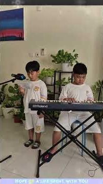Our Kind of Holiday Moments!🎶 Adam on Piano, Elijah Sings "Here I Am to Worship" | Family Worship