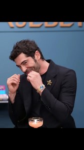 O kadar tatlısın ki... 🖤🌟🍯 #BurakDeniz #sahtekarlar #fyp #explore #اكسبلور | Tukish.stars