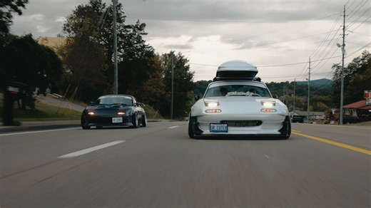 Padyn | your favourite miata duo mogging the gat strip 😝⛰️ 📸 @romeo.penuela #miata #mazda #mx5 #mazdamx5 #mazdamiata #mazdamx5miata #roadster... | Instagram