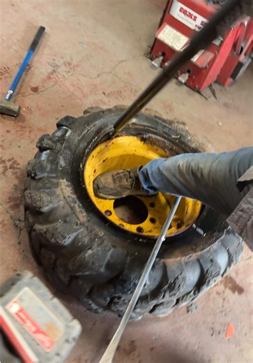 25-year-old tire putting up a fight but we’re not asking it to come off. We’re making it.#fyp #paratii #foryoupage