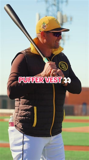 I saw Craig Stammen wearing a Padres Puffer Vest, so I bought a Padres Puffer Vest. #baseball #giveaway #ootd #mlb