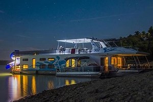 91K views · 1K reactions | Take A Peek Inside a Lake Cumberland Houseboat... Then get started planning your "Best Vacation Ever!" This is the largest rental houseboat at State Dock, and there are many other sizes too - Something for any size group OR budget! LakeCumberlandVacation.com | Lake Cumberland - Visit Russell County, KY | Facebook