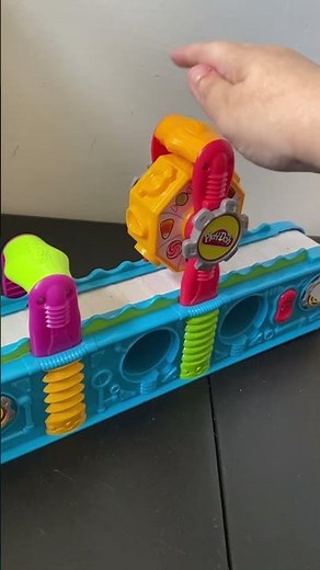 Play-Doh Mega Fun Factory Conveyor Belt w/ Extruder & Shape Wheel B demo