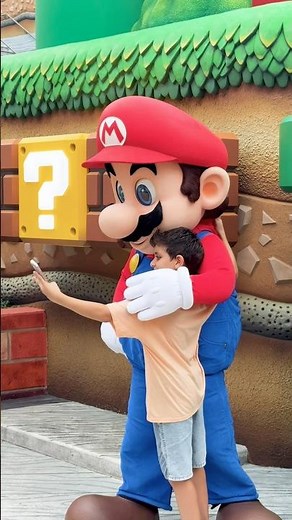 Selim meets Mario and Luigi. Selim meets Super Mario and Luigi in Nintendo World Epic Park