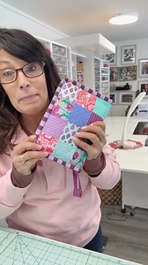 Tired of your scissors, threads, and embroidery bits getting all tangled up in your tote? Well, I’ve got just the thing for you: The Maker’s Carry-All Case PDF Pattern. Here’s why you’re gonna love it: ✂️ What It Is A clever, foldable zip-up case pattern that keeps all your crafting tools just where they belong. Available immediately as a digital PDF pattern — no waiting, no shipping. Easy to follow, even for beginners: full instructions, photos, and illustrations included. 🎯 Why It’s Perfect f