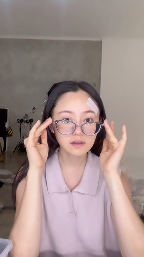 Cecilia xu on Instagram: "Most exciting collaboration coming up! 🤩 @array.id_ ❤️ #emilyinparis Brushed by @yoshimakeupartist"