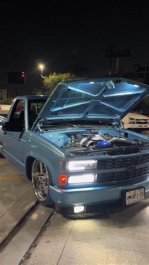 Trokas Bajitas: La Cultura de las Chevy en Monterrey