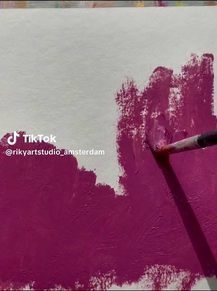 Most people clean their palette when they finish a painting. I open my sketchbook. Every leftover color becomes a new beginning. No plan. No sketch. Just movement and instinct. It’s one of my favorite studio rituals — because sometimes the most interesting paintings start as leftovers. Nothing wasted. Only transformed. #colorfulart #sketchbook #pink #fyp #abstractart