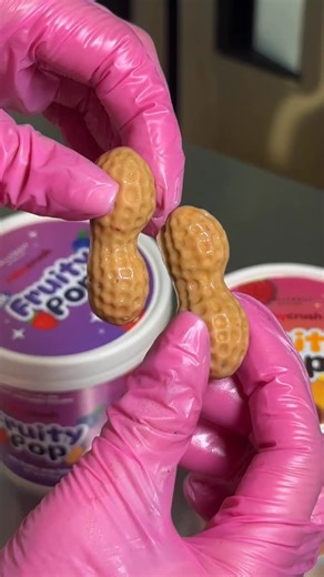 รูบี้ครัช Rubycrush ราสเบอร์รี่เคลือบช็อกโกแลต Thailand on Instagram: "ถั่ว ๆๆๆ หันไปทางไหนก็ได้แต่กลิ่นถั่ว แล้วทุกคนชอบถั่วไหมคะะ😜🥜 #rubycrush #รูบี้ครัช #rubycrush3D #viralicecream"