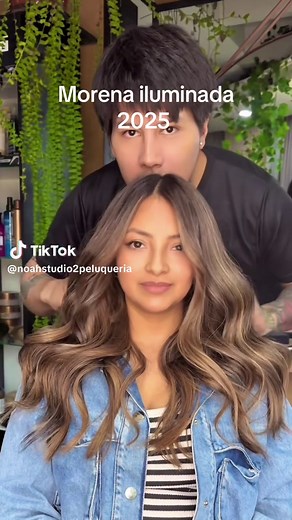 Morena Iluminada 2025: Tendencias de Cabello Balayage para Piel Canela