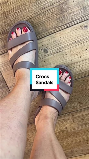 Don’t let these Crocs sandals sell out again this year. Get your hands on this truffle color that goes with everything! @Crocs #crocs #sandals #womenssandals #footwear #womensfootwear