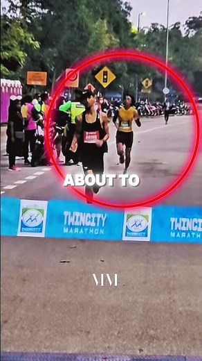 Man helps friend finish the race 🥹❤️