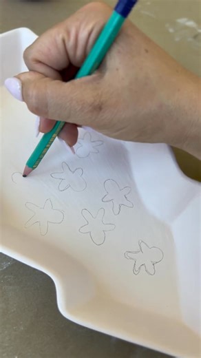 3.4K views · 11 reactions | Tutorial: Gingerbread man ⁠ ⁠ Is it too early to start bringing out the Christmas decor? Asking for a friend... ⁠ ⁠ #christmasdecor #christmaspainting #paintingtutorial | Clay Café Silver Lakes | Facebook