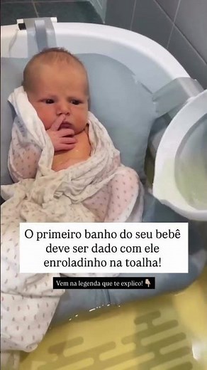 🛁 Why should a baby's first bath be a sponge bath?