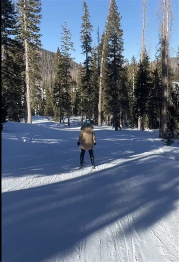 You don’t get bonus points for suffering. What you DO get is a smoother ride back to basecamp ⛷️ Will be waiting at Silver Thread Basecamp. Warm, quiet, and not asking what run you just did ##skilife##mountainescape##mountainlife##skismart##silverthreadbasecamp