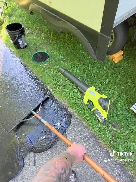 Driveway Sealcoating Tips: Personal Driveway Sealer Guide