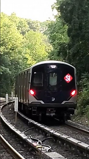 NYCT || 2024 R211S #104-100 (𝐄𝐱𝐩𝐫𝐞𝐬𝐬) Train departing Prince's Bay Station