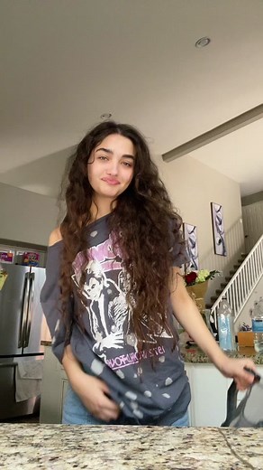 Make a QUICK SMOOTHIE WITH ME!! #foryou #fyp #smoothie #morning #avocado