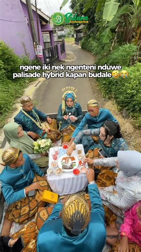 Bidara Planner and Organizer on Instagram: "mobil manten, naik ini saja asyik kayanya🤩🤣 organized by @bidaraweddingorganizer @imam_sunardi_al_jalatunda MC Akad Imam Sunardi @imam_sunardi_al_jalatunda MC Adat Sudi Utomo @mas_sudi_085328098999 MC Resepsi Benny Setyawan @benysetiawan_ entertaint @semusik_entertainment dekor @hanatwin_weddingorganizer fotografi @visuallize.picture vg/cinema @visuallize.picture MUA @hanatwin_weddingorganizer catering Ibu Tarpo seserahan @ber.selaras lighting @win.l