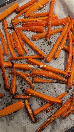 Din reminder til at lave gulerødder i ovnen, fordi wooow hvor er det bare freaking nemt og lækkert 🥕🥕🥕
