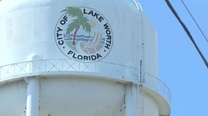 Lake Worth Beach demolishes longtime water tower over safety concerns